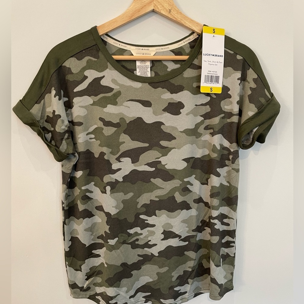 NWT Lucky Brand Women's 4 Piece Pajama Set, Tee, Tank, Short, & Pant Size Small - Picture 2 of 10